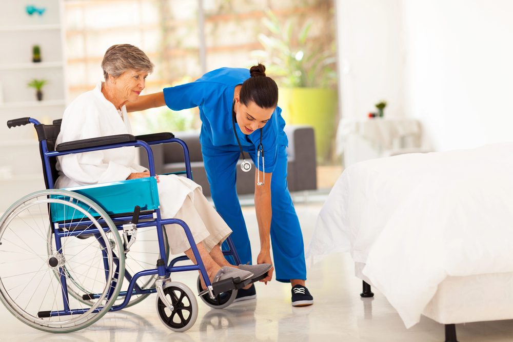 How can RNs help elderly patients in the plan of care